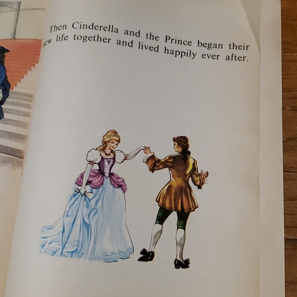 "Cinderella" VERY Vintage Beautiful 1967 Paperback Book Finland Beautiful - Picture 11 of 16